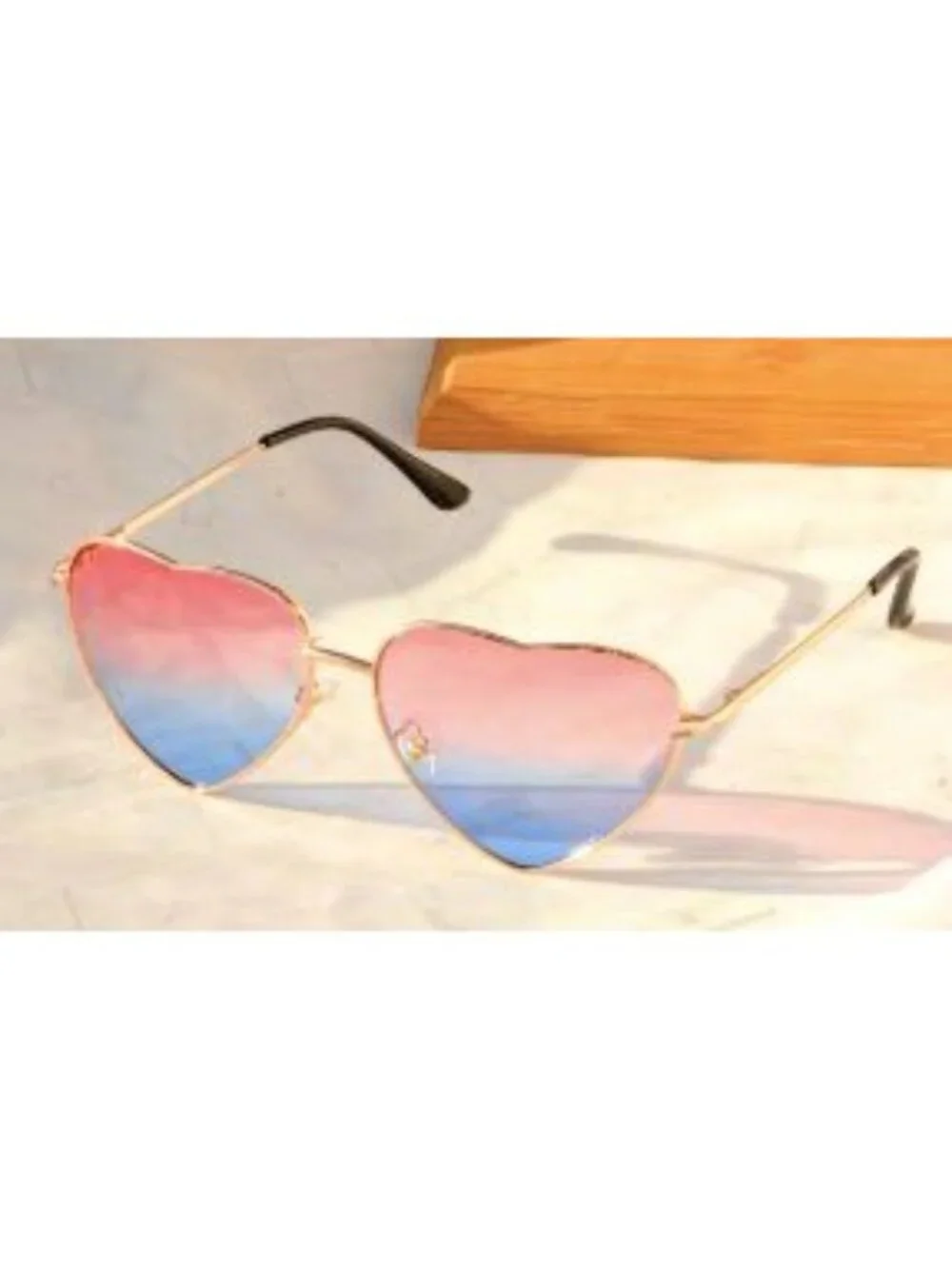 Heart-Shaped Pink to Blue Gradient Lenses Sunglasses With Gold Frame